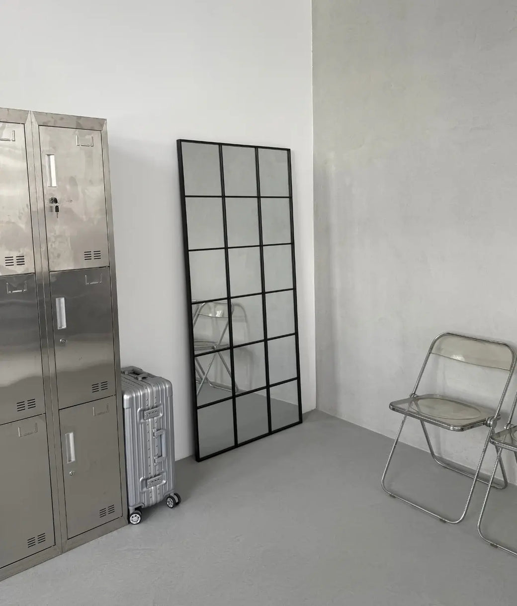 Black Rectangular bars